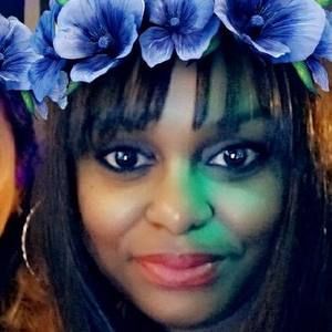 Meet your Posher, Carlina